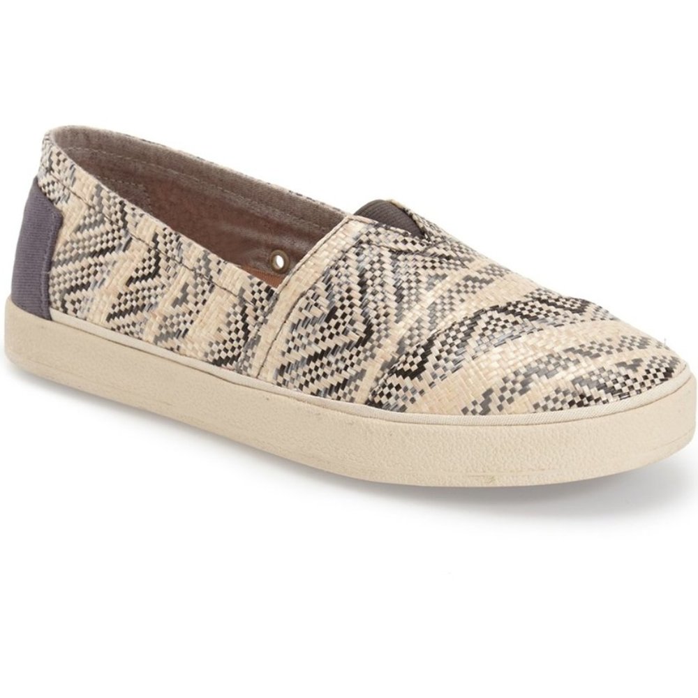 TOMS Avalon Woven Slip-On Shoe Sneaker Flats Used